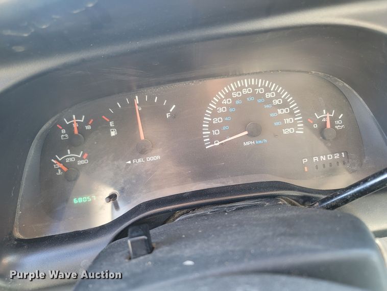 image for item LN9598 1999 Dodge Ram 1500  Club Cab pickup truck