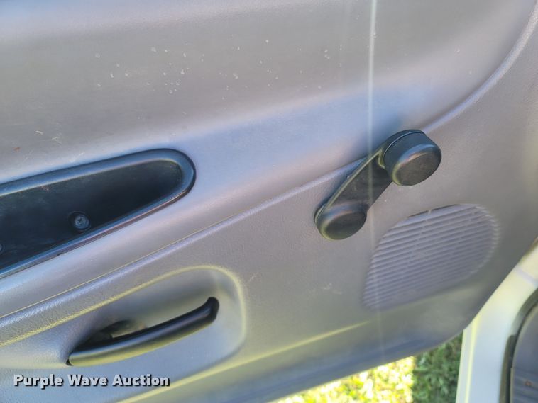 image for item LN9598 1999 Dodge Ram 1500  Club Cab pickup truck