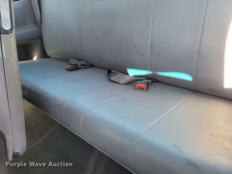 image for item LN9598 1999 Dodge Ram 1500  Club Cab pickup truck