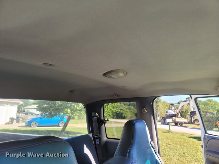 image for item LN9598 1999 Dodge Ram 1500  Club Cab pickup truck