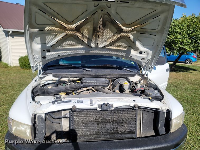 image for item LN9598 1999 Dodge Ram 1500  Club Cab pickup truck