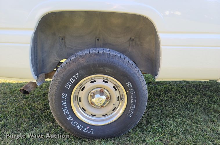 image for item LN9598 1999 Dodge Ram 1500  Club Cab pickup truck