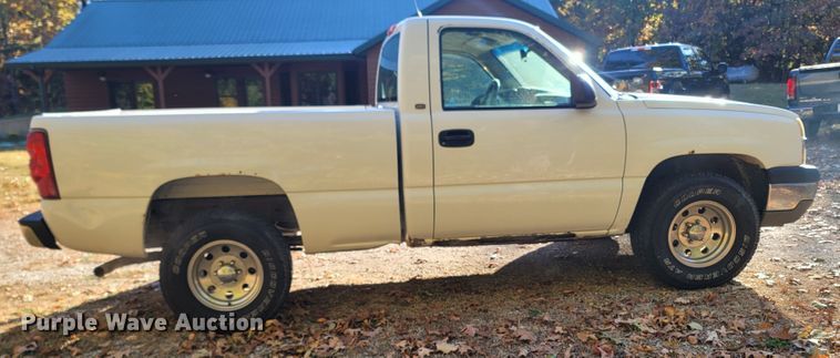 image for item LN9678 2003 Chevrolet Silverado 1500  pickup truck