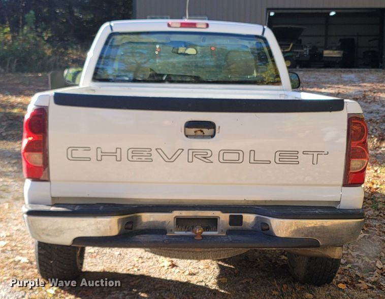 image for item LN9678 2003 Chevrolet Silverado 1500  pickup truck