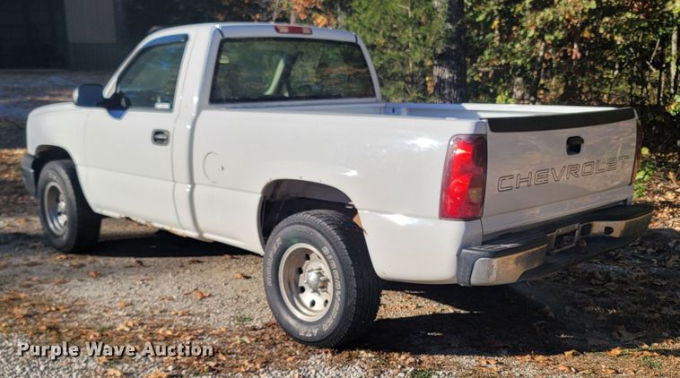 image for item LN9678 2003 Chevrolet Silverado 1500  pickup truck