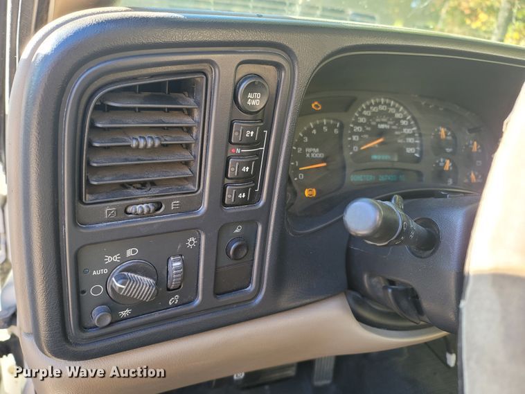 image for item LN9678 2003 Chevrolet Silverado 1500  pickup truck