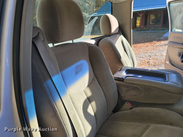 image for item LN9678 2003 Chevrolet Silverado 1500  pickup truck