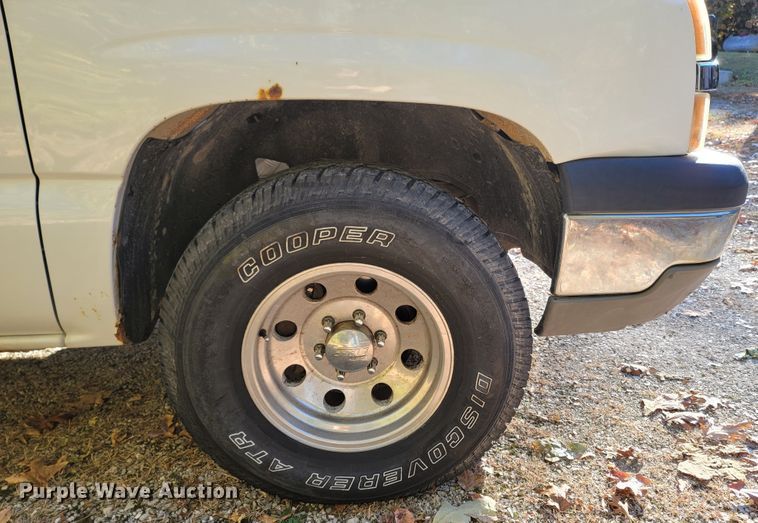 image for item LN9678 2003 Chevrolet Silverado 1500  pickup truck