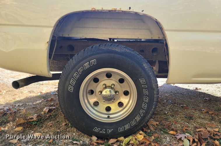 image for item LN9678 2003 Chevrolet Silverado 1500  pickup truck