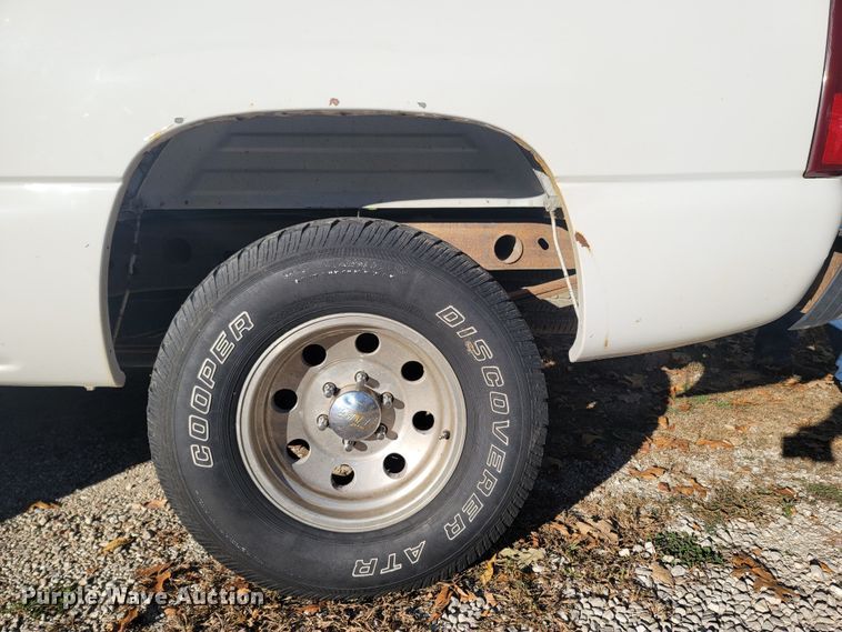 image for item LN9678 2003 Chevrolet Silverado 1500  pickup truck