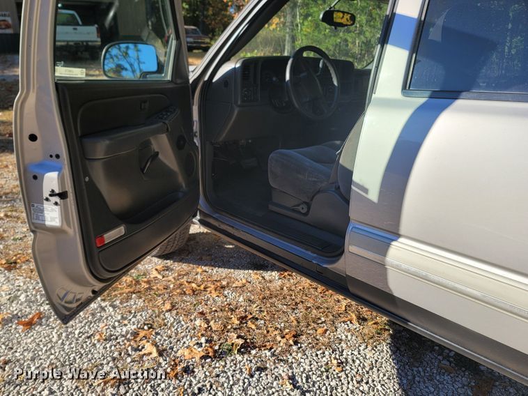 image for item LN9679 2006 Chevrolet Silverado 1500  Crew Cab pickup truck