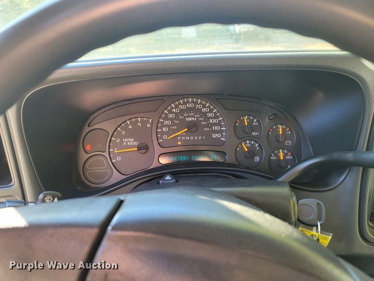 image for item LN9679 2006 Chevrolet Silverado 1500  Crew Cab pickup truck