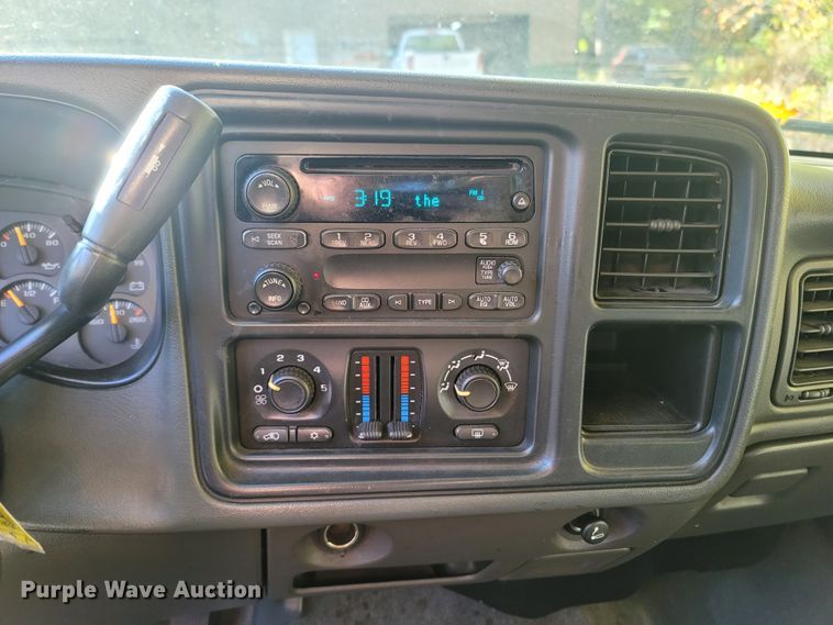 image for item LN9679 2006 Chevrolet Silverado 1500  Crew Cab pickup truck