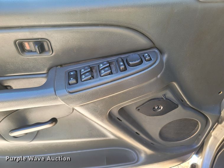 image for item LN9679 2006 Chevrolet Silverado 1500  Crew Cab pickup truck