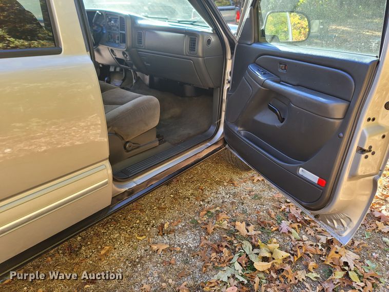 image for item LN9679 2006 Chevrolet Silverado 1500  Crew Cab pickup truck