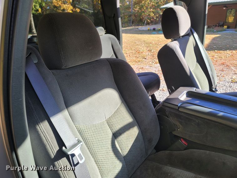 image for item LN9679 2006 Chevrolet Silverado 1500  Crew Cab pickup truck