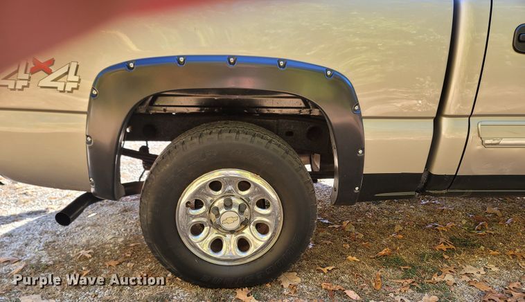 image for item LN9679 2006 Chevrolet Silverado 1500  Crew Cab pickup truck