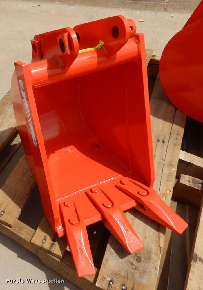 image for item LS9813 Kubota BT1952A  mini excavator bucket