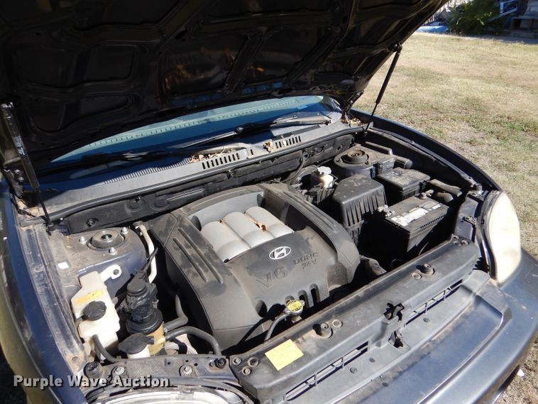 image for item LU9656 2005 Hyundai Santa Fe  SUV