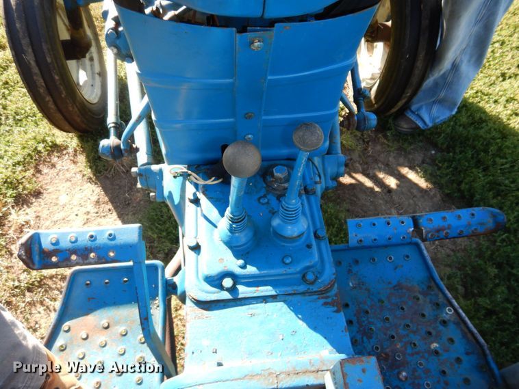 image for item LY9183 Ford 3000  tractor