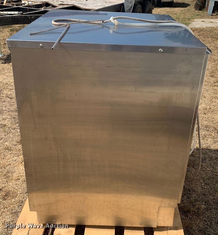 image for item MH9818 2000 Lancer 820UP  laboratory washer