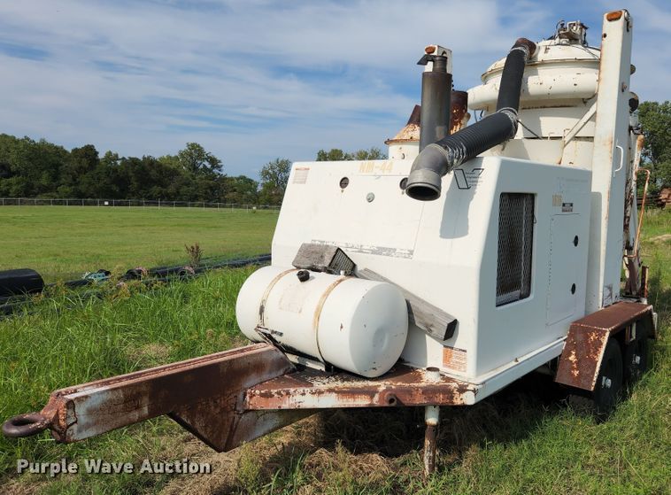 image for item MK9296 1993 Vecloader Titan  vacuum excavator