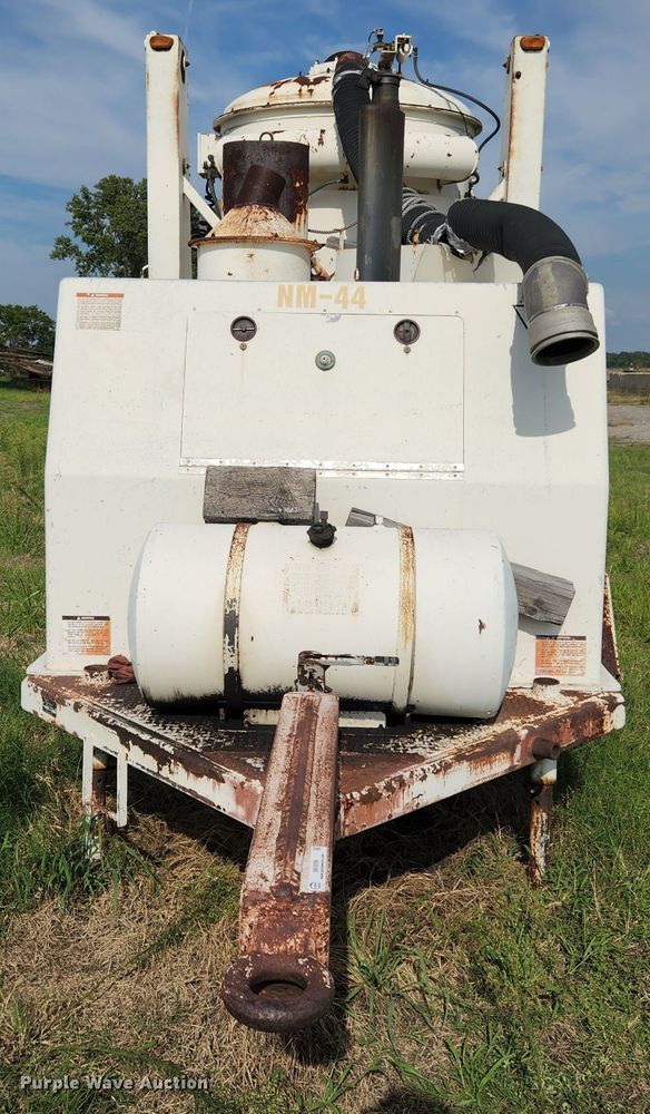 image for item MK9296 1993 Vecloader Titan  vacuum excavator