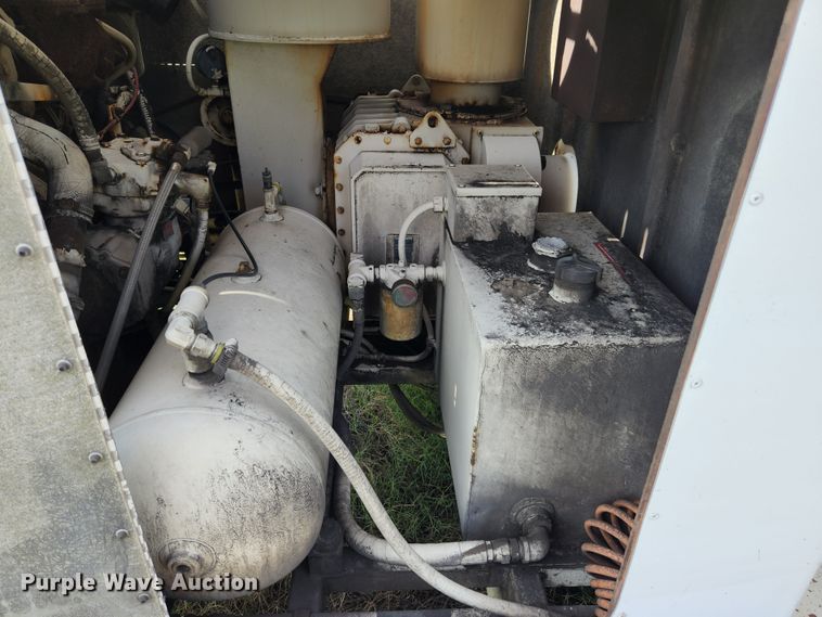 image for item MK9296 1993 Vecloader Titan  vacuum excavator
