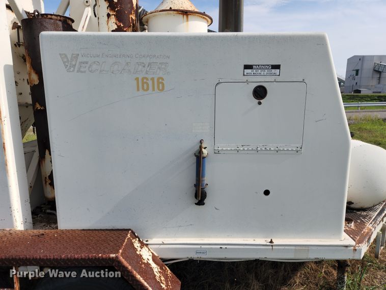 image for item MK9296 1993 Vecloader Titan  vacuum excavator