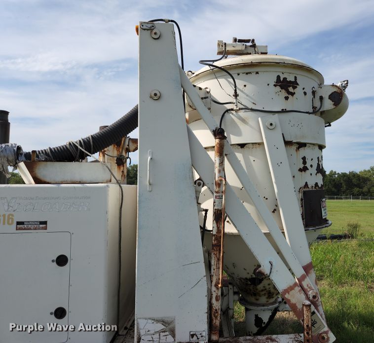 image for item MK9296 1993 Vecloader Titan  vacuum excavator