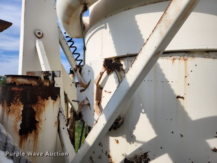 image for item MK9296 1993 Vecloader Titan  vacuum excavator
