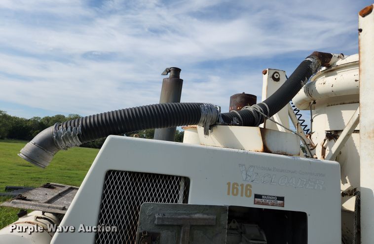 image for item MK9296 1993 Vecloader Titan  vacuum excavator