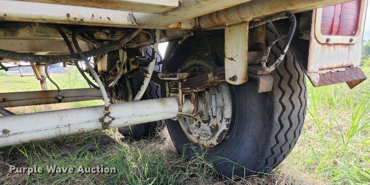image for item MK9296 1993 Vecloader Titan  vacuum excavator