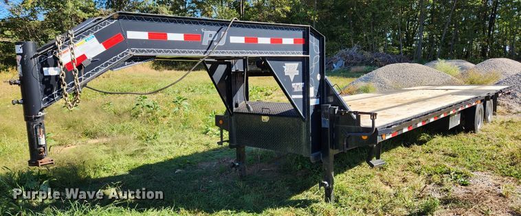 image for item MK9379 2015 PJ Trailers  equipment trailer