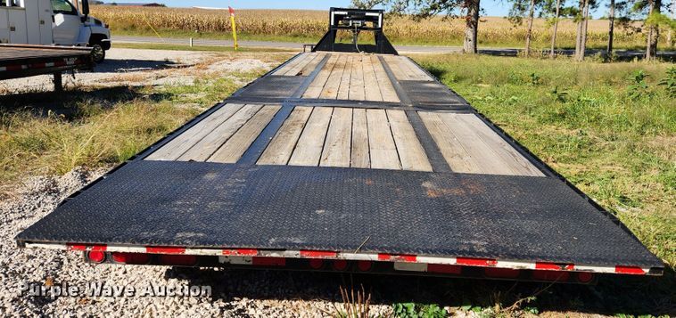 image for item MK9379 2015 PJ Trailers  equipment trailer