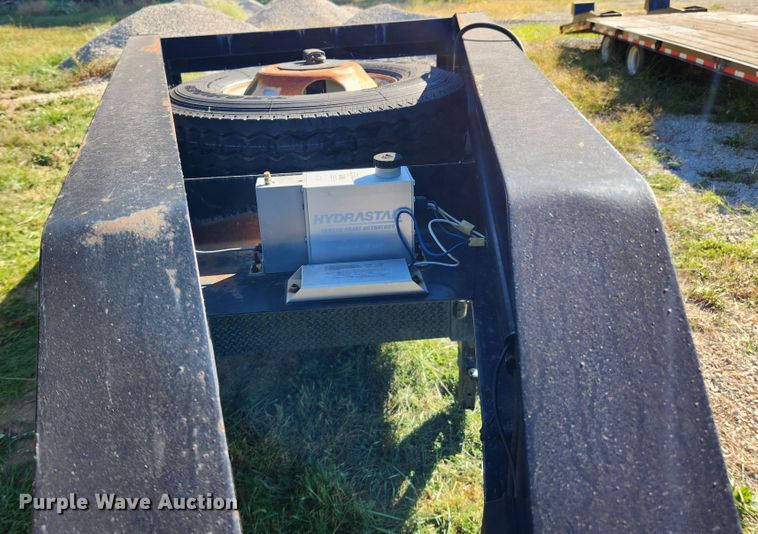 image for item MK9379 2015 PJ Trailers  equipment trailer