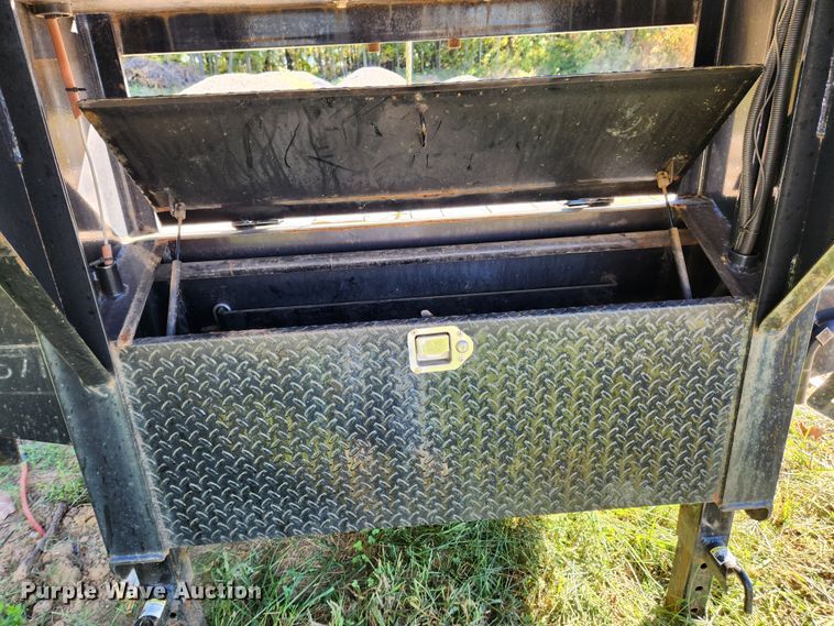 image for item MK9379 2015 PJ Trailers  equipment trailer