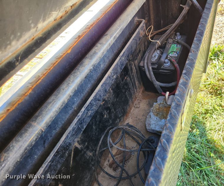 image for item MK9379 2015 PJ Trailers  equipment trailer