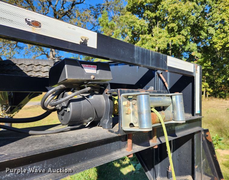 image for item MK9379 2015 PJ Trailers  equipment trailer