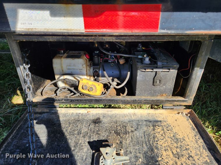 image for item MK9379 2015 PJ Trailers  equipment trailer