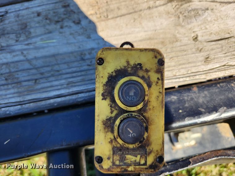 image for item MK9379 2015 PJ Trailers  equipment trailer