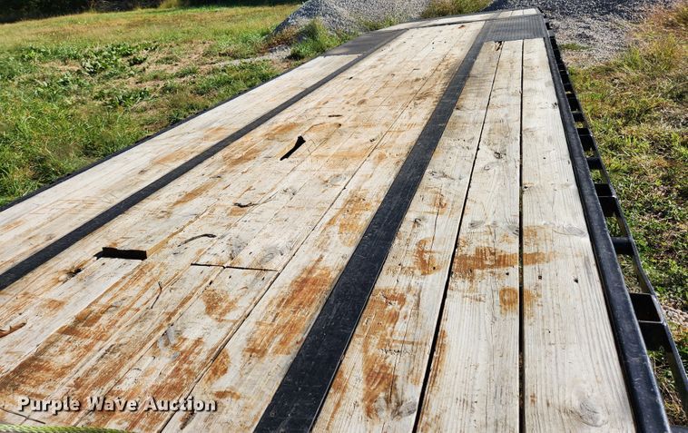 image for item MK9379 2015 PJ Trailers  equipment trailer