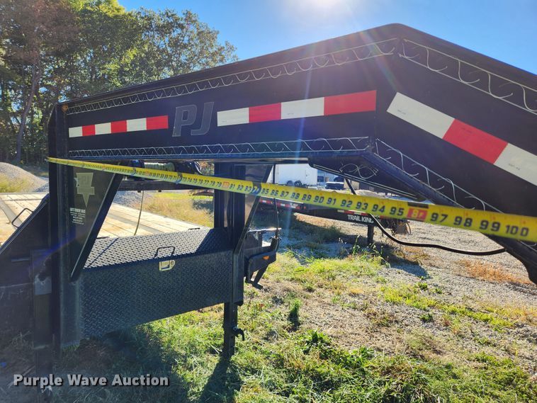 image for item MK9379 2015 PJ Trailers  equipment trailer