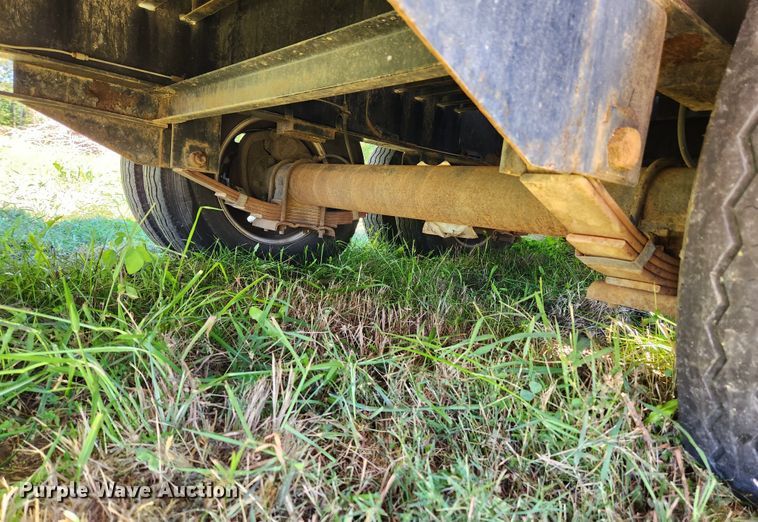 image for item MK9379 2015 PJ Trailers  equipment trailer