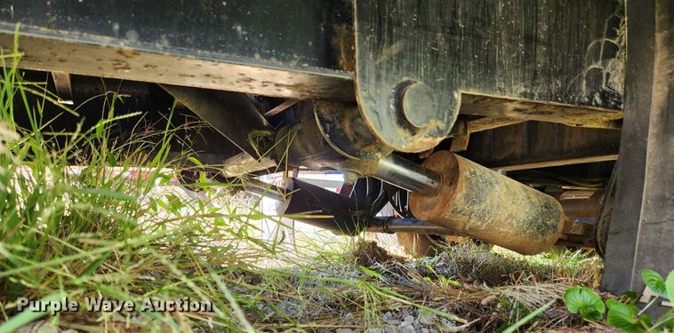 image for item MK9379 2015 PJ Trailers  equipment trailer