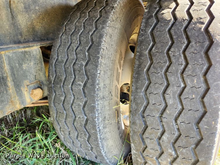 image for item MK9379 2015 PJ Trailers  equipment trailer