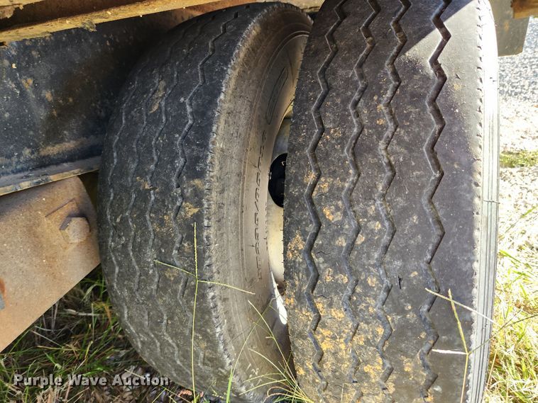 image for item MK9379 2015 PJ Trailers  equipment trailer