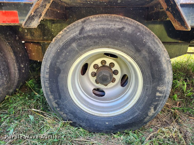 image for item MK9379 2015 PJ Trailers  equipment trailer