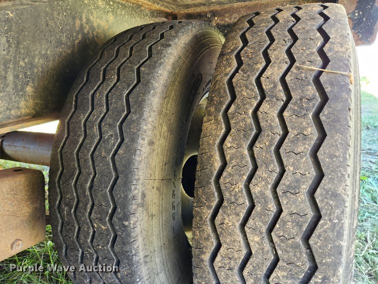 image for item MK9379 2015 PJ Trailers  equipment trailer