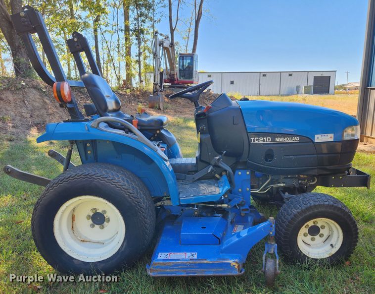 image for item MK9381 1999 New Holland TC21D  MFWD tractor